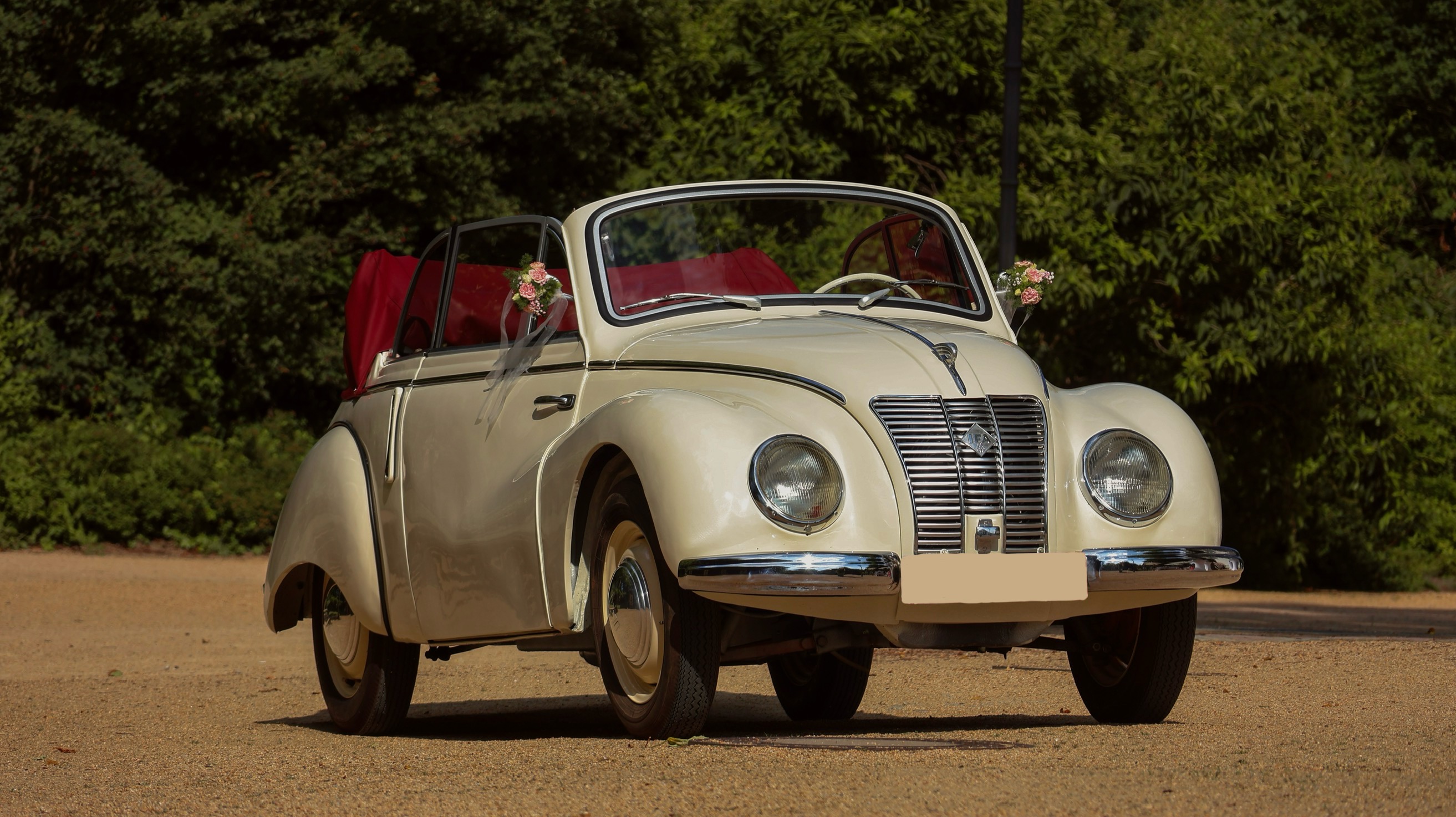IFA F9 Cabrio - Luxuriöser Oldtimer für Ihre Hochzeit