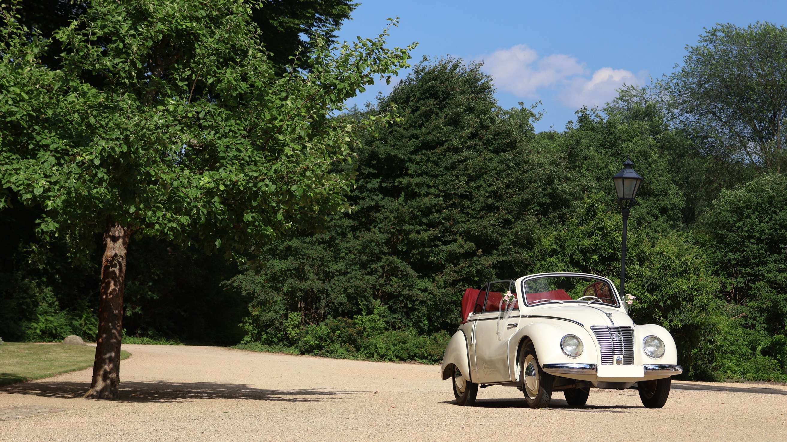 IFA F9 Cabrio - Stilvolles Hochzeitsfahrzeug für Ihre Feier